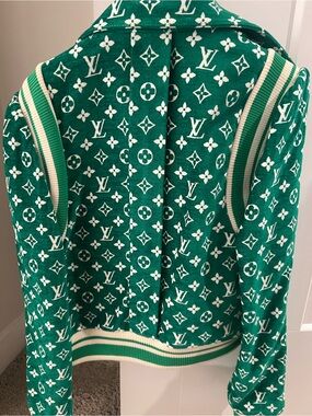 Louis Vuitton Green and White Monogram Knit Cardigan. Worn once
Authentic